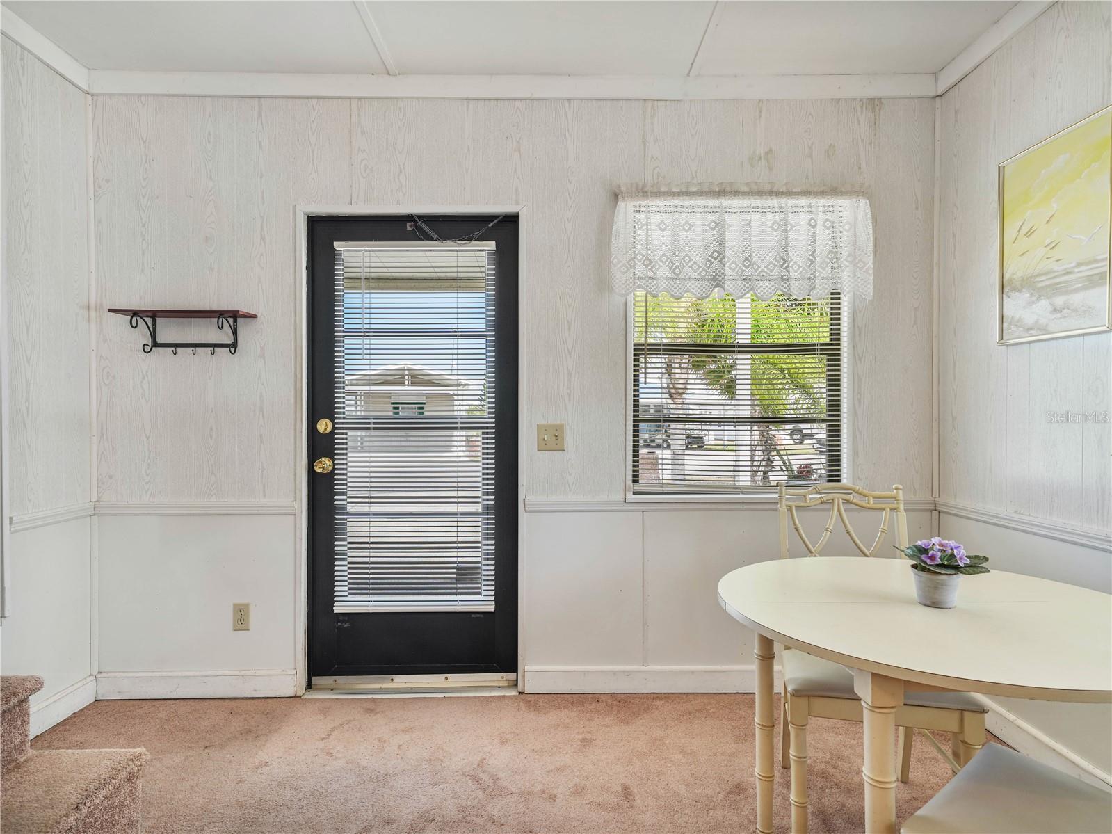 SADDLEBAG LAKE - Residential