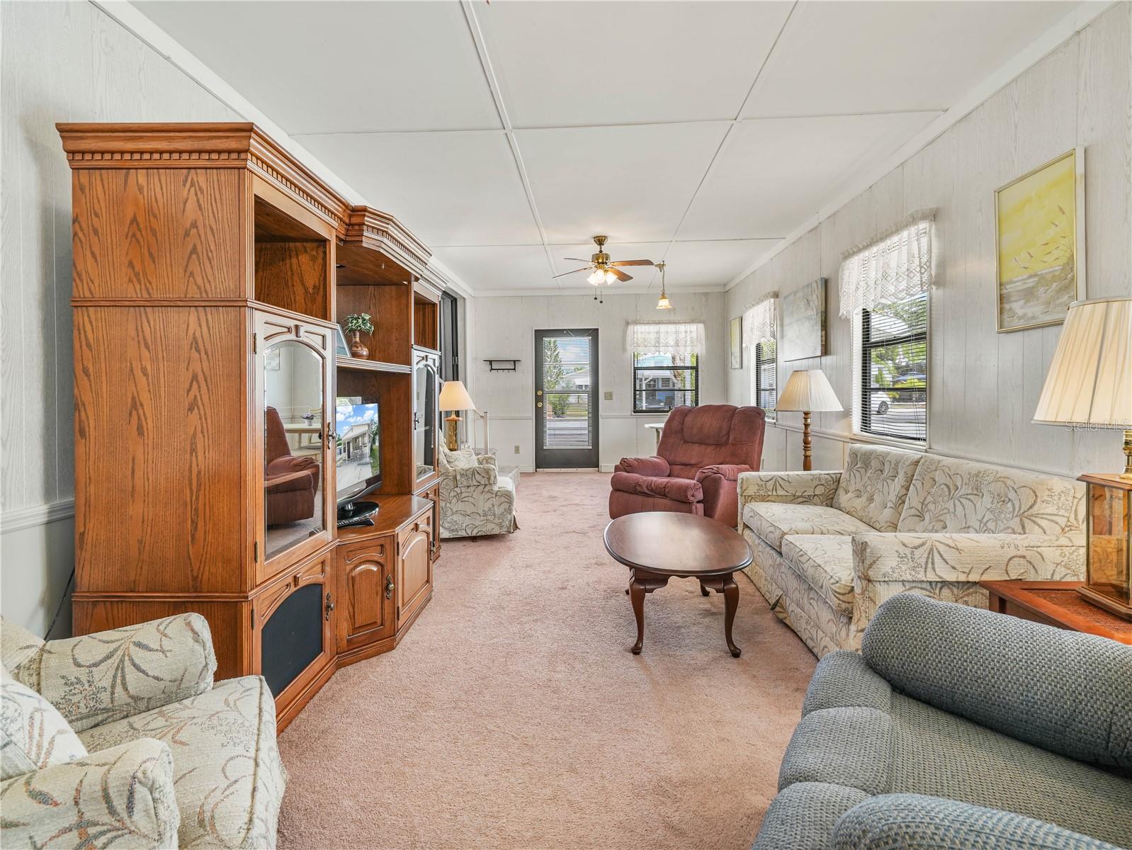 SADDLEBAG LAKE - Residential