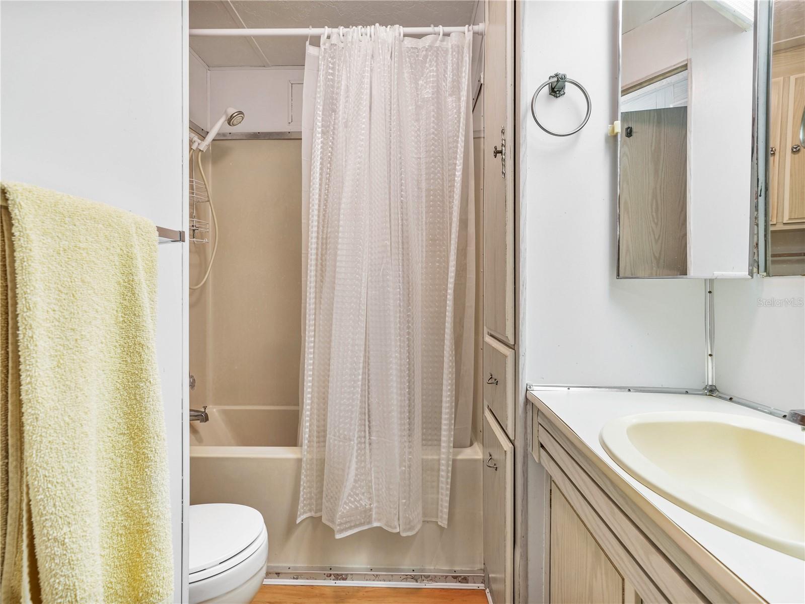 SADDLEBAG LAKE - Residential