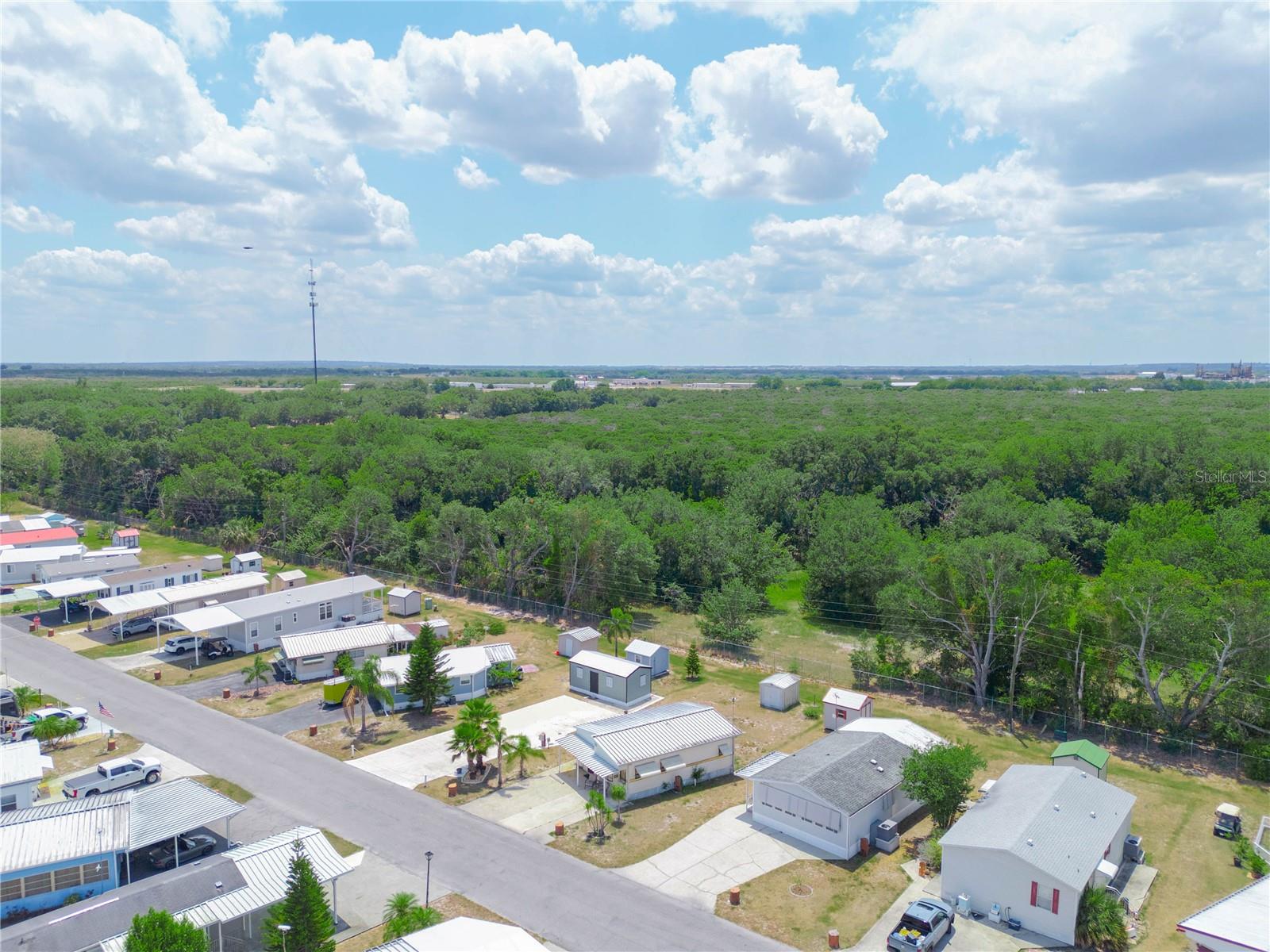 SADDLEBAG LAKE - Residential