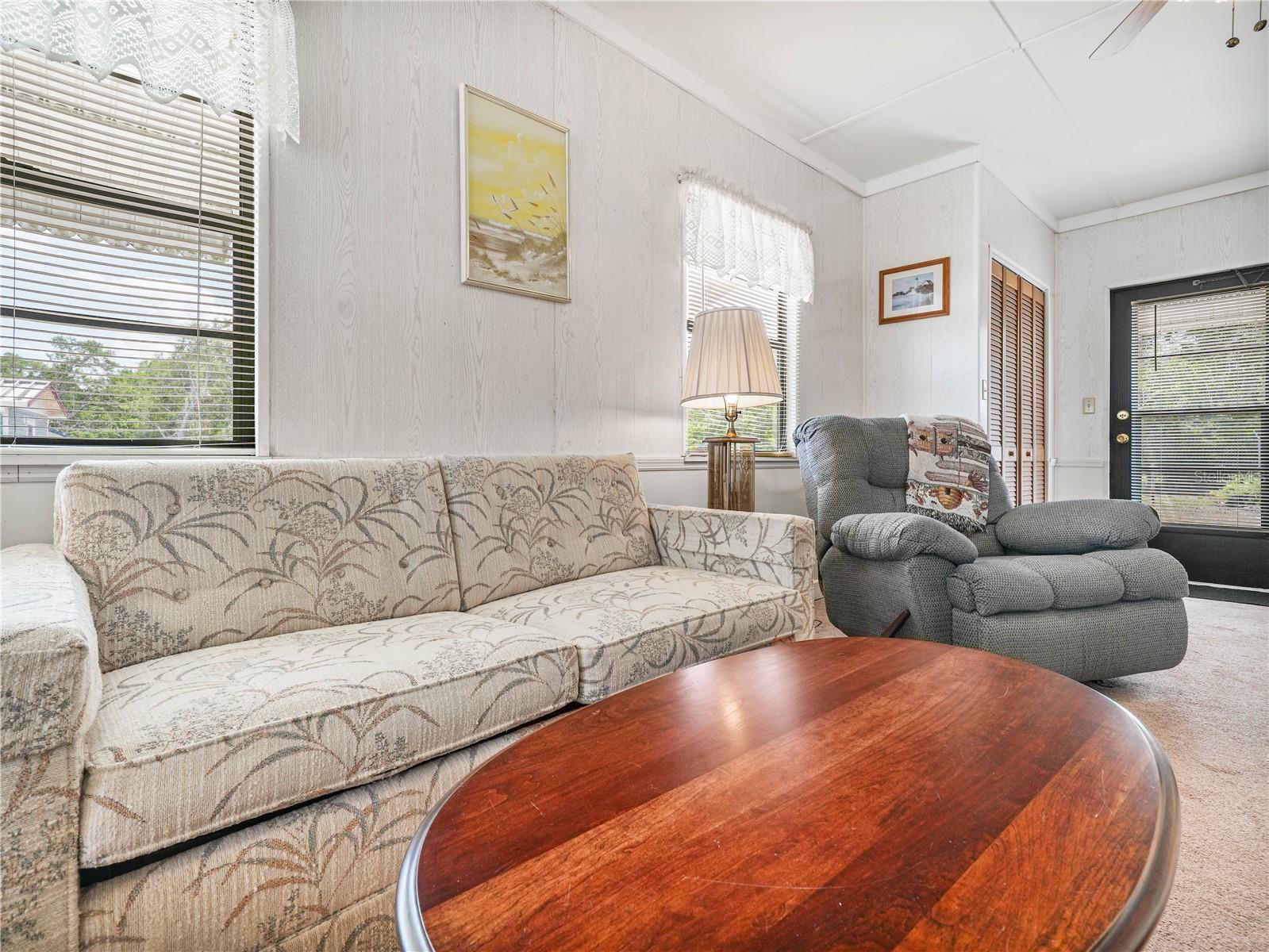 SADDLEBAG LAKE - Residential