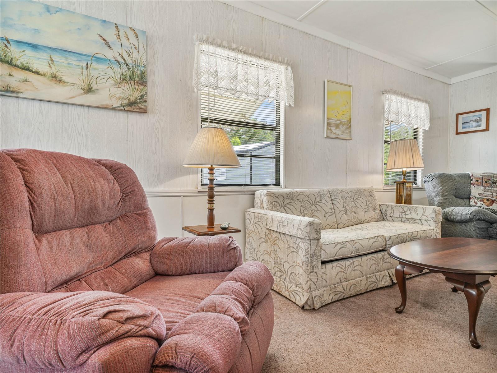 SADDLEBAG LAKE - Residential