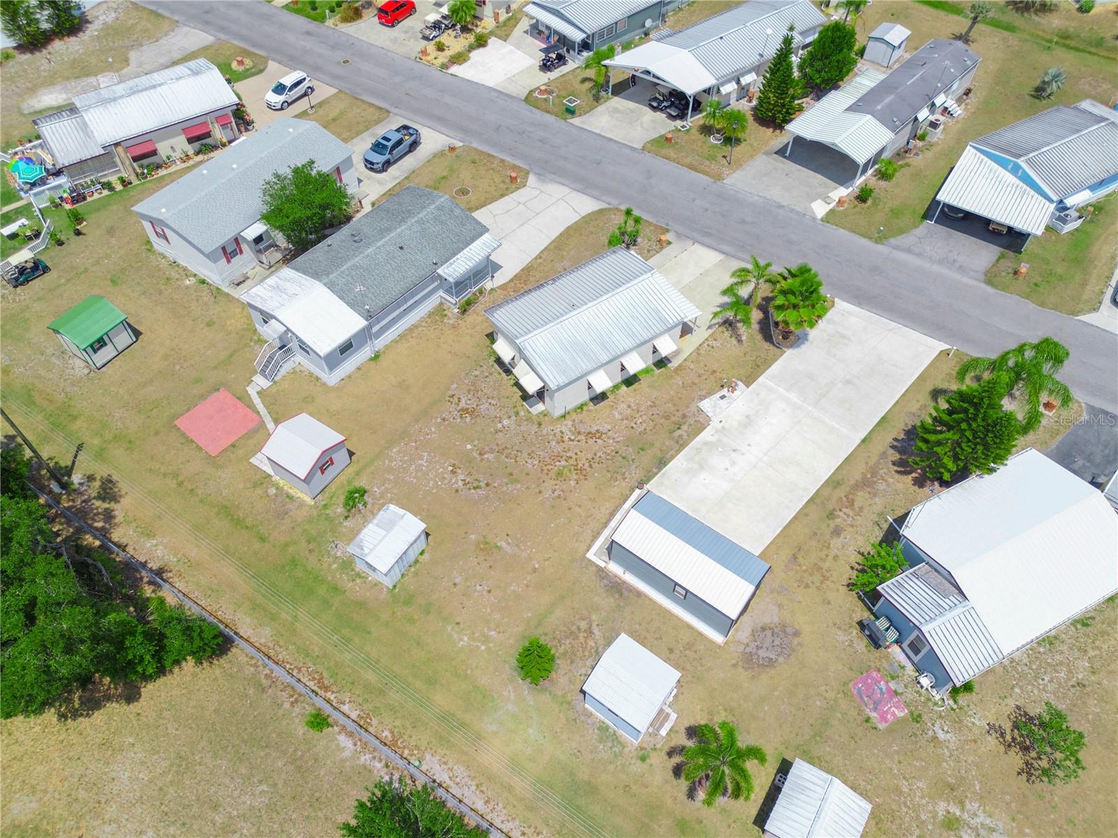 SADDLEBAG LAKE - Residential