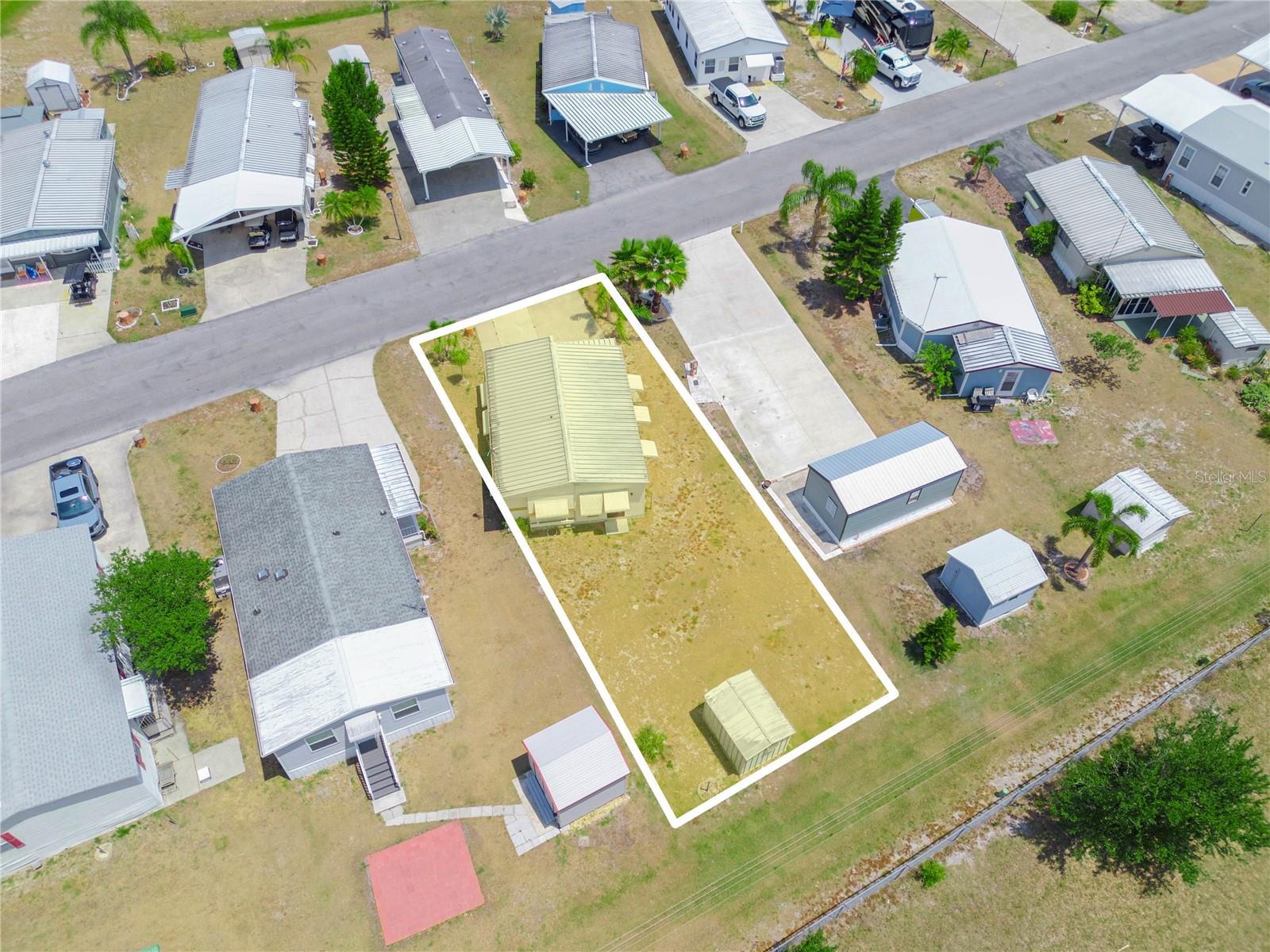 SADDLEBAG LAKE - Residential