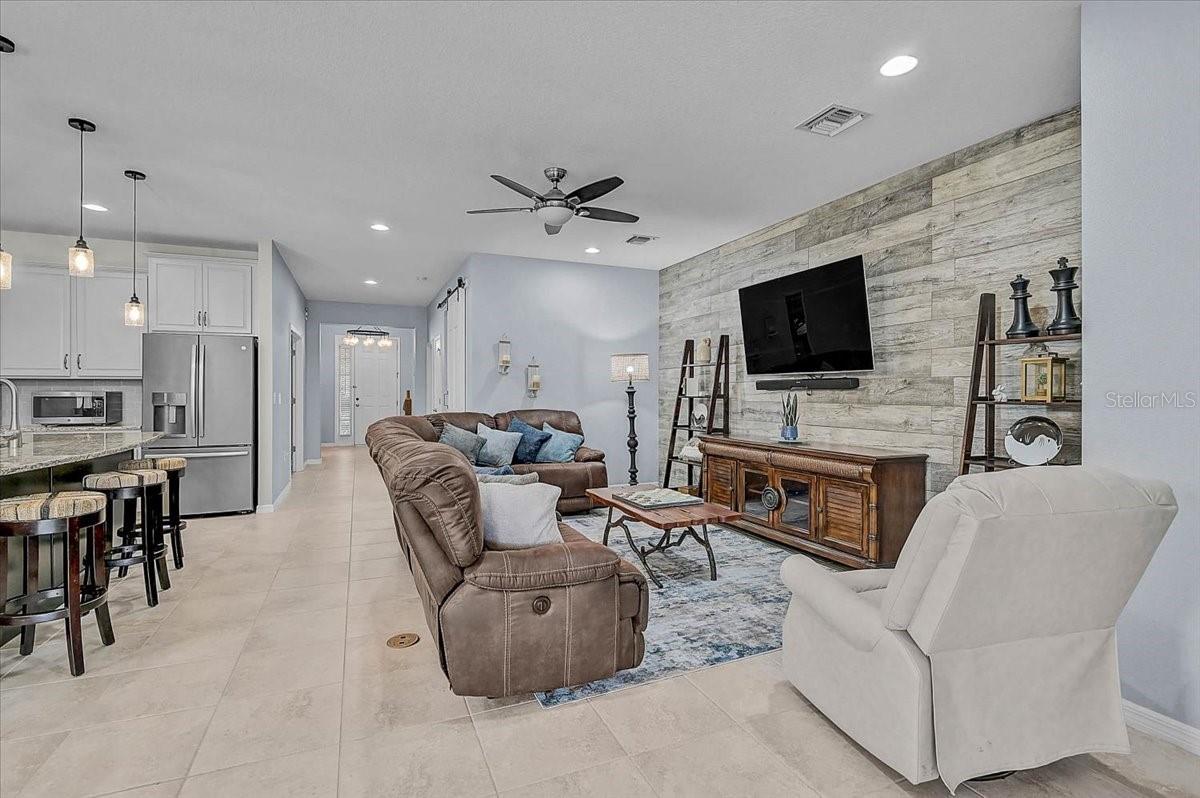 FAIRWAYS/BENT TREE - Residential