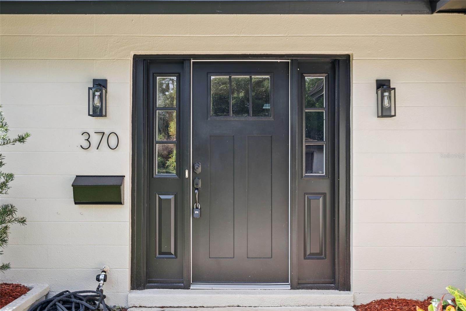 370 SULTANA LANE