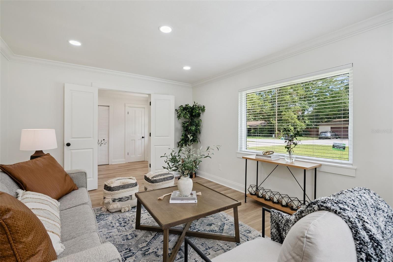 370 SULTANA LANE