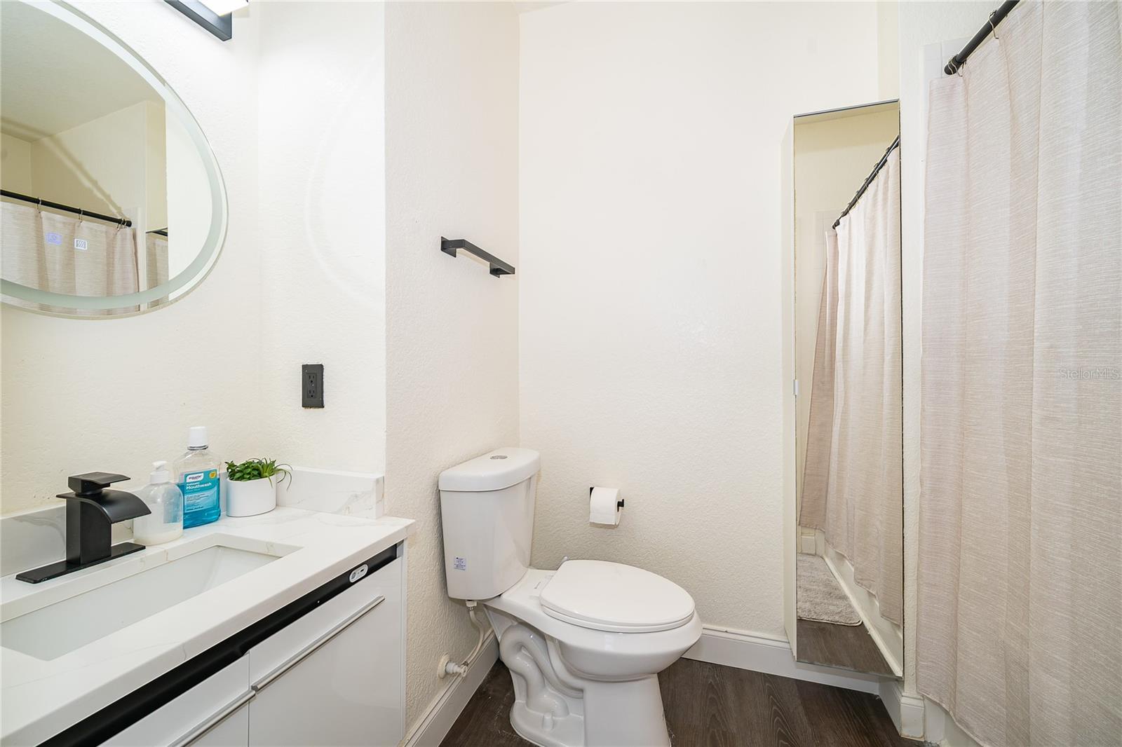 ESTATES/PK CENTRAL CONDO - Residential