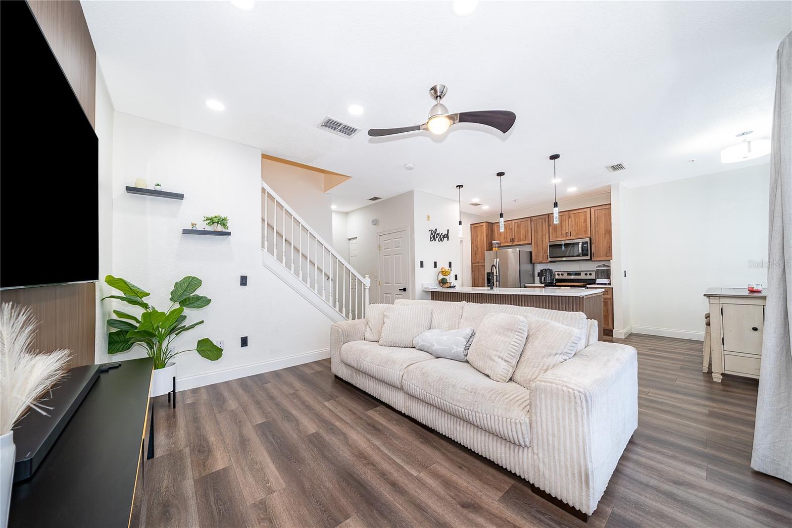 ESTATES/PK CENTRAL CONDO - Residential