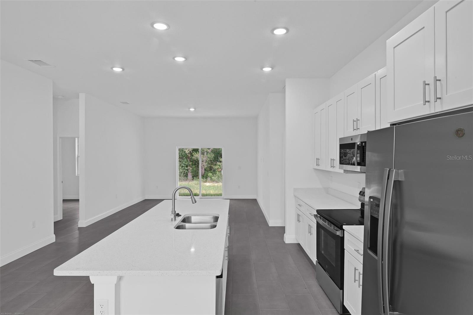 RAINBOW LAKES ESTATE - Residential