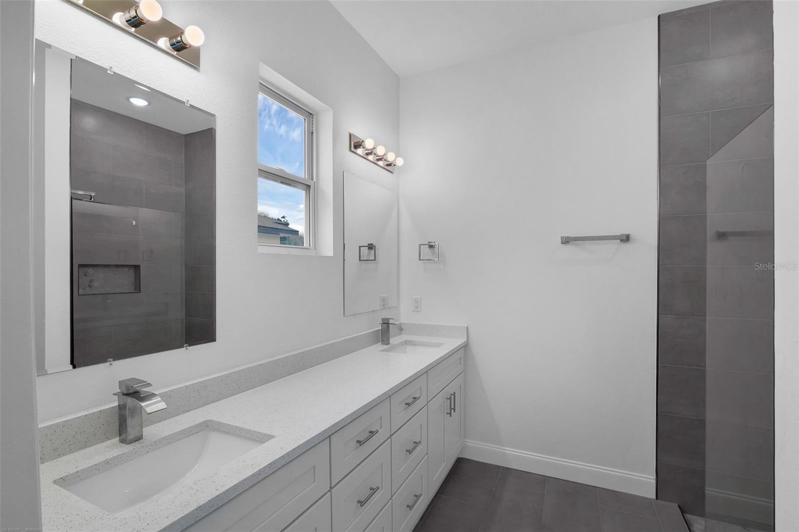 RAINBOW LAKES ESTATE - Residential