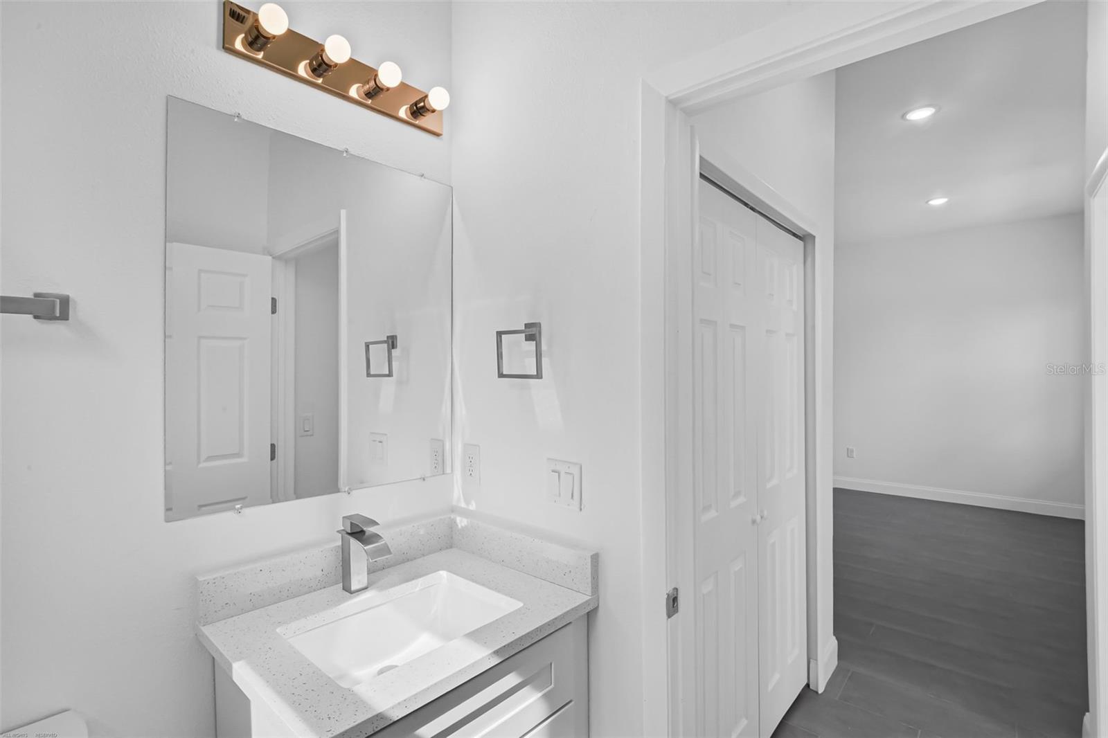 RAINBOW LAKES ESTATE - Residential