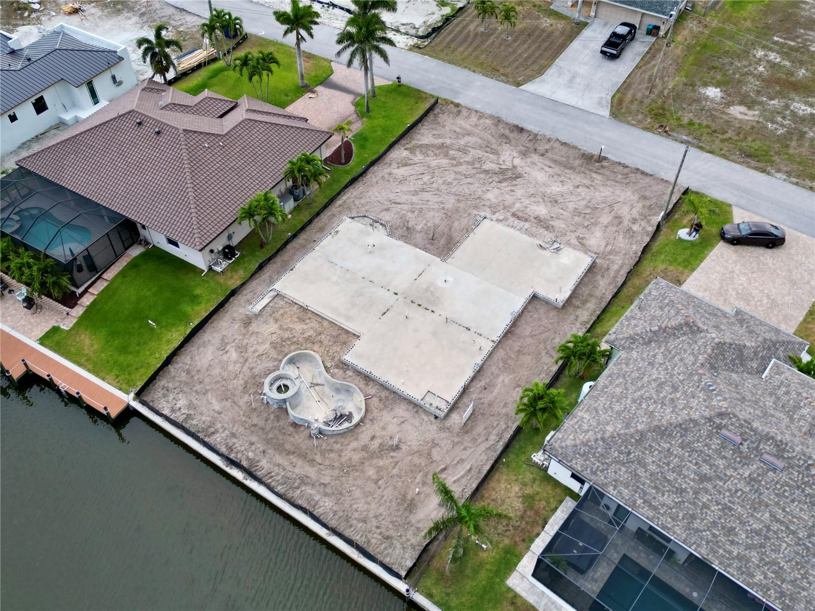 CAPE CORAL - Land