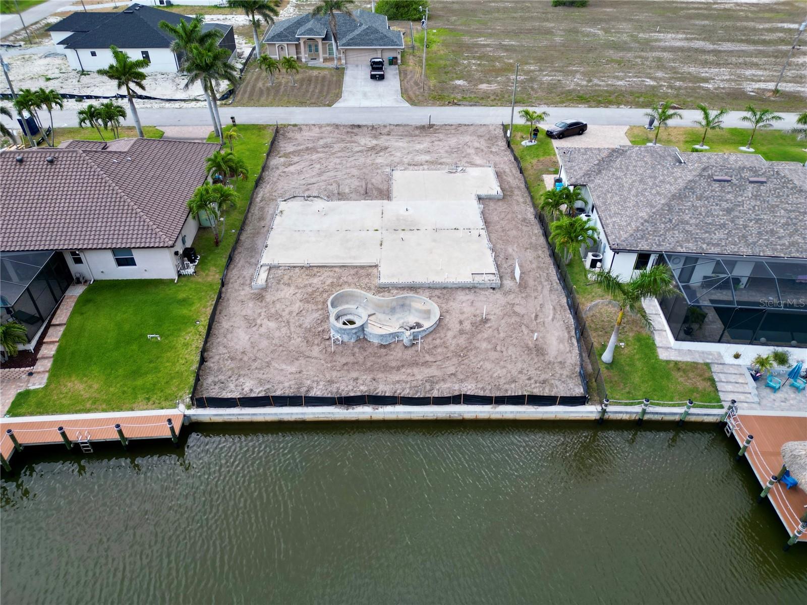 CAPE CORAL - Land
