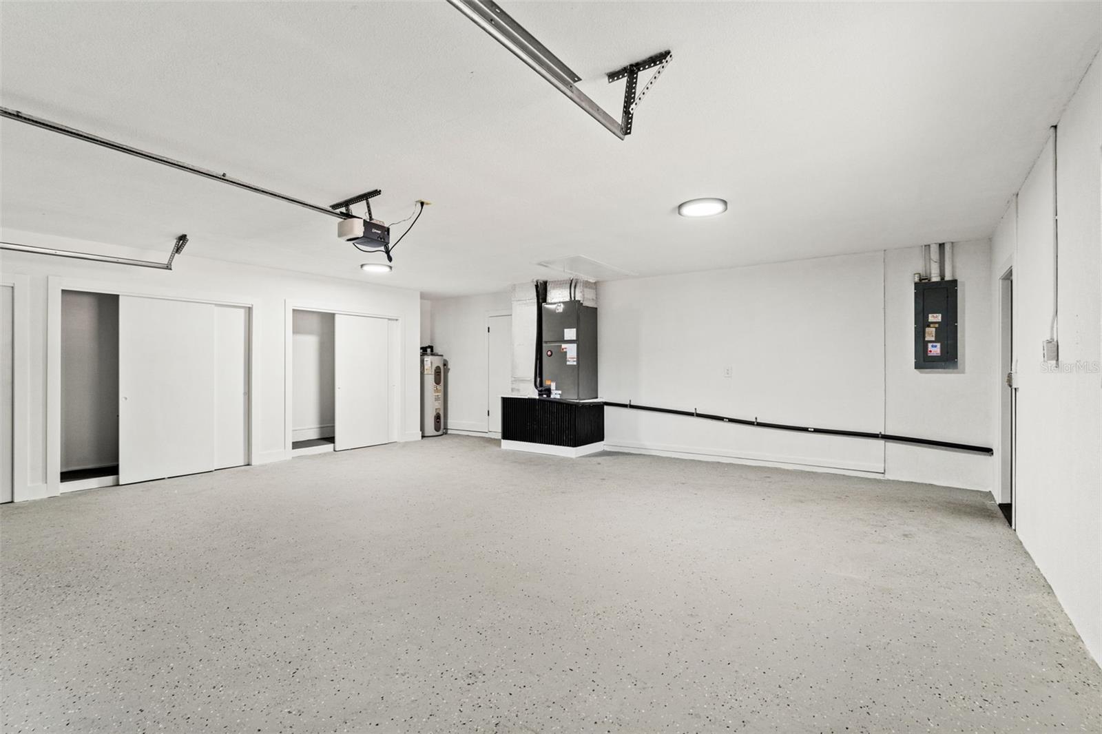 RIVER COUNTRY ESTATES - Residential