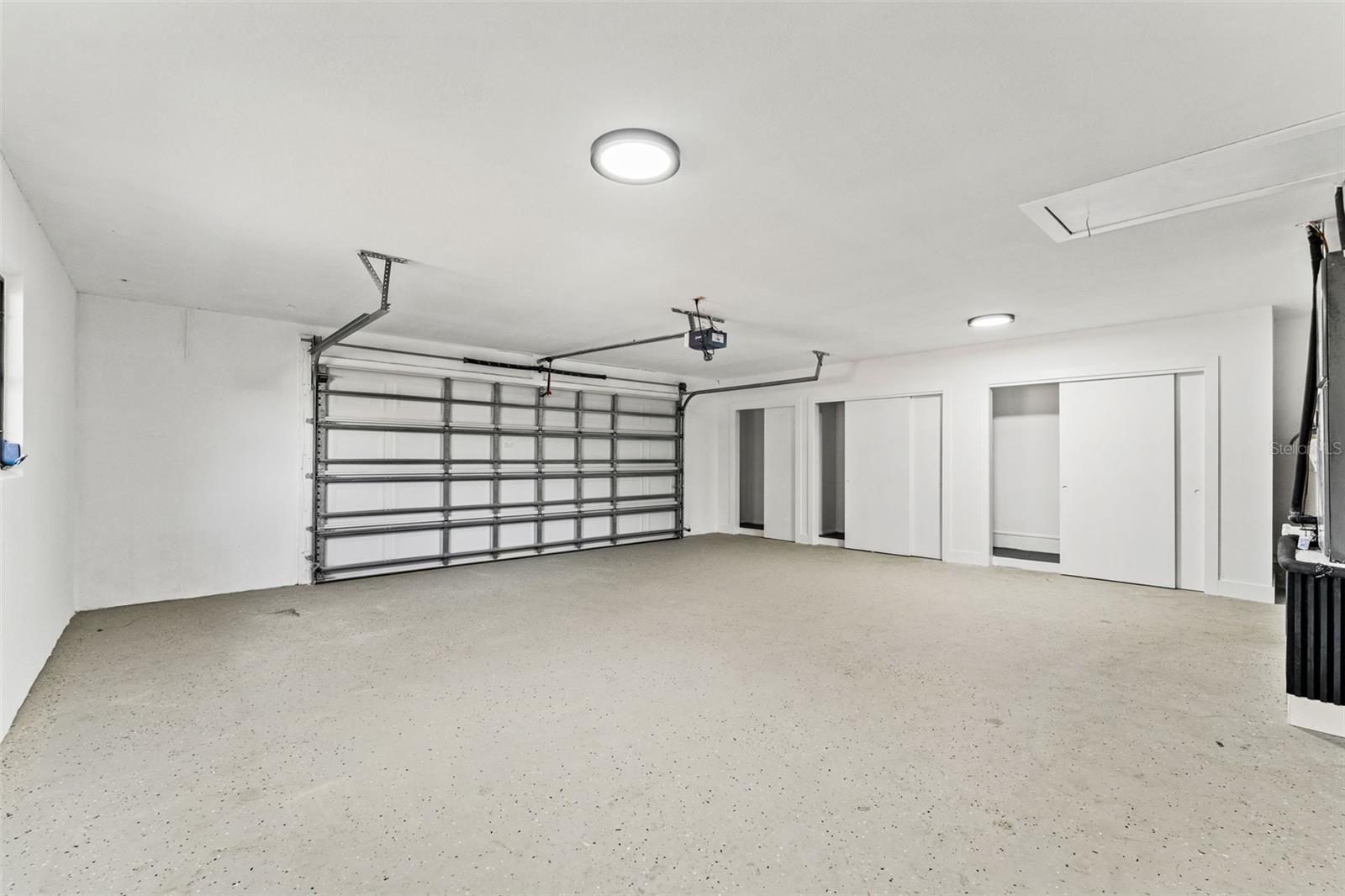 RIVER COUNTRY ESTATES - Residential