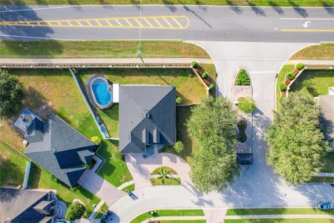 A home in AUBURNDALE