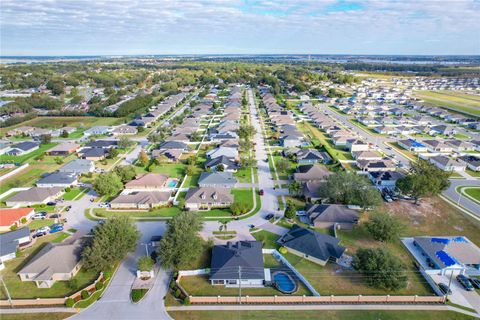 A home in AUBURNDALE