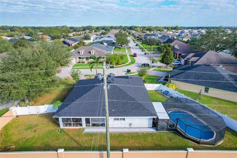 A home in AUBURNDALE