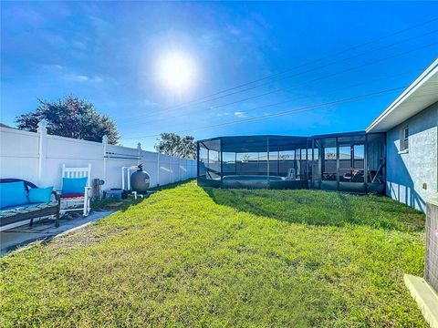 A home in AUBURNDALE