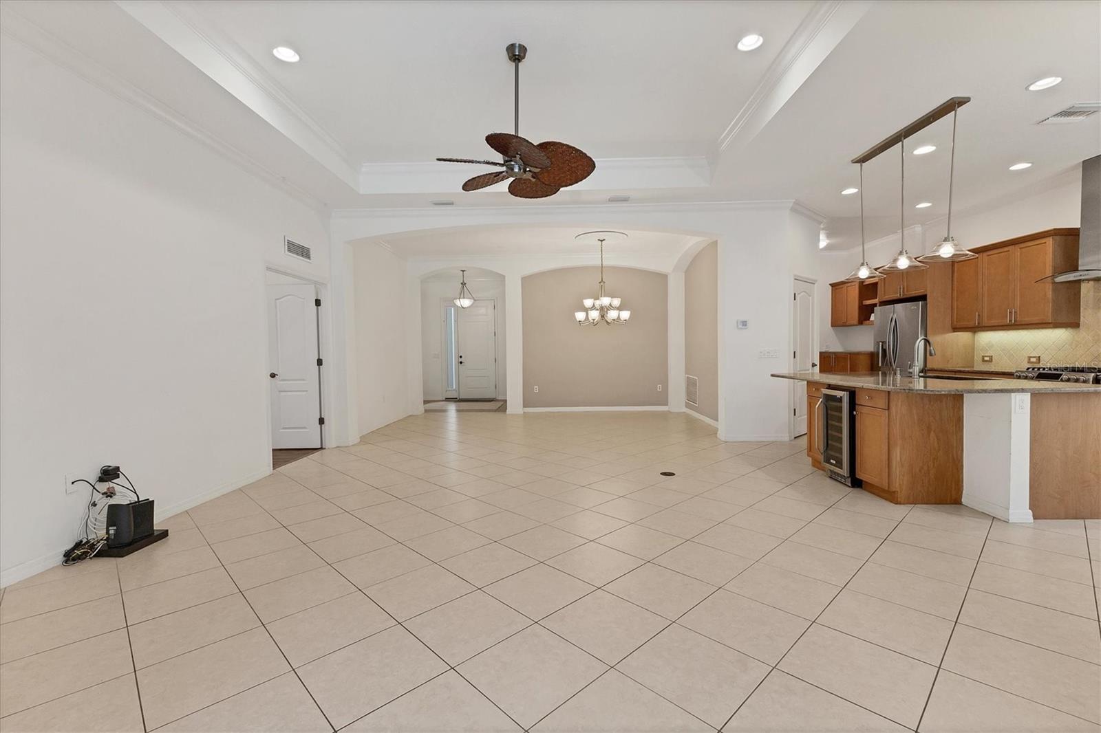 THE COUNTRY CLUB - Residential