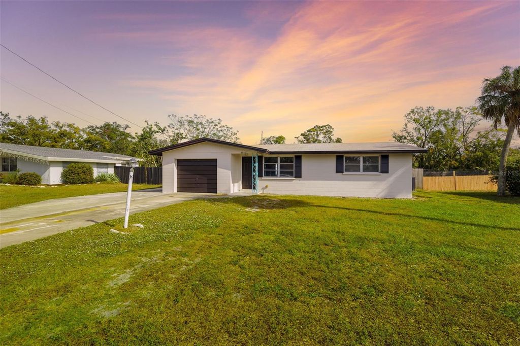 Photo of 6051 Carlton Avenue, Sarasota, FL 34231 (MLS # A4668295)
