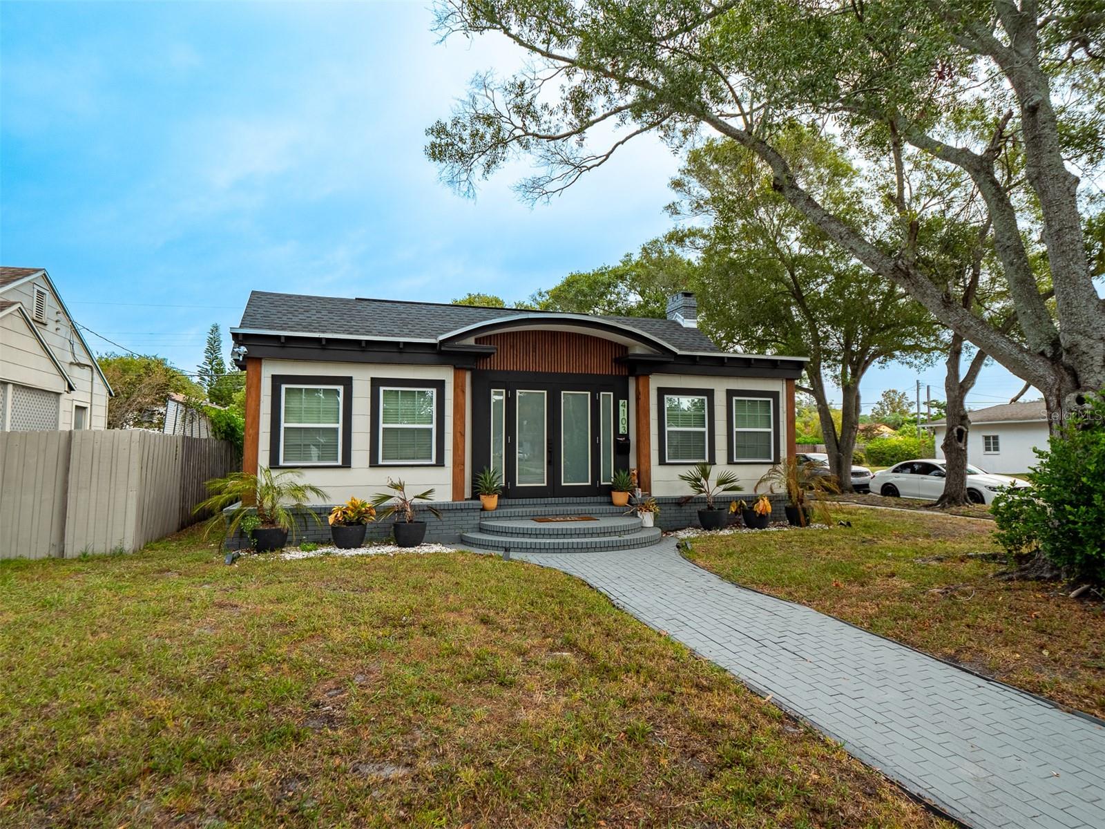 INTER BAY - Residential