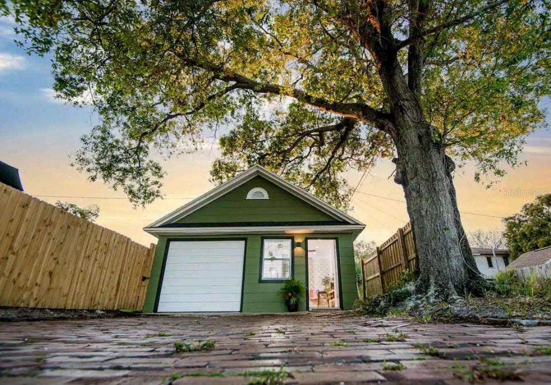 INTER BAY - Residential