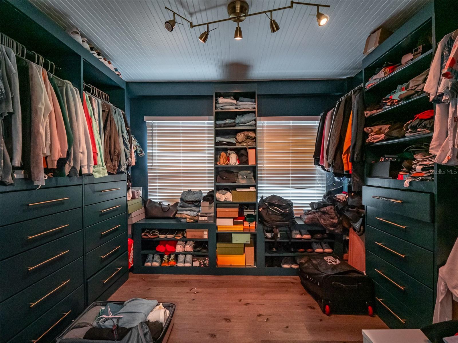 INTER BAY - Residential