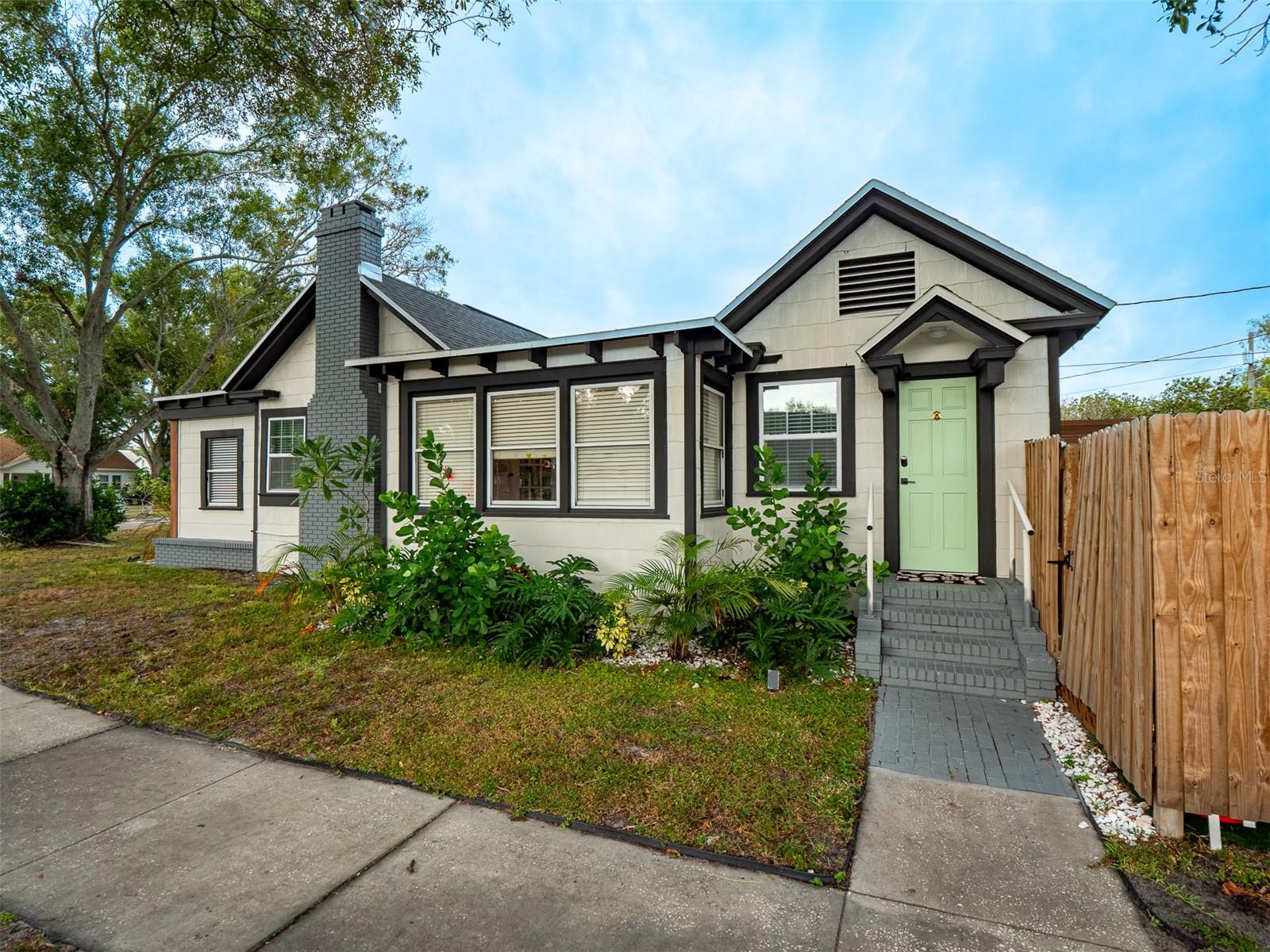 INTER BAY - Residential