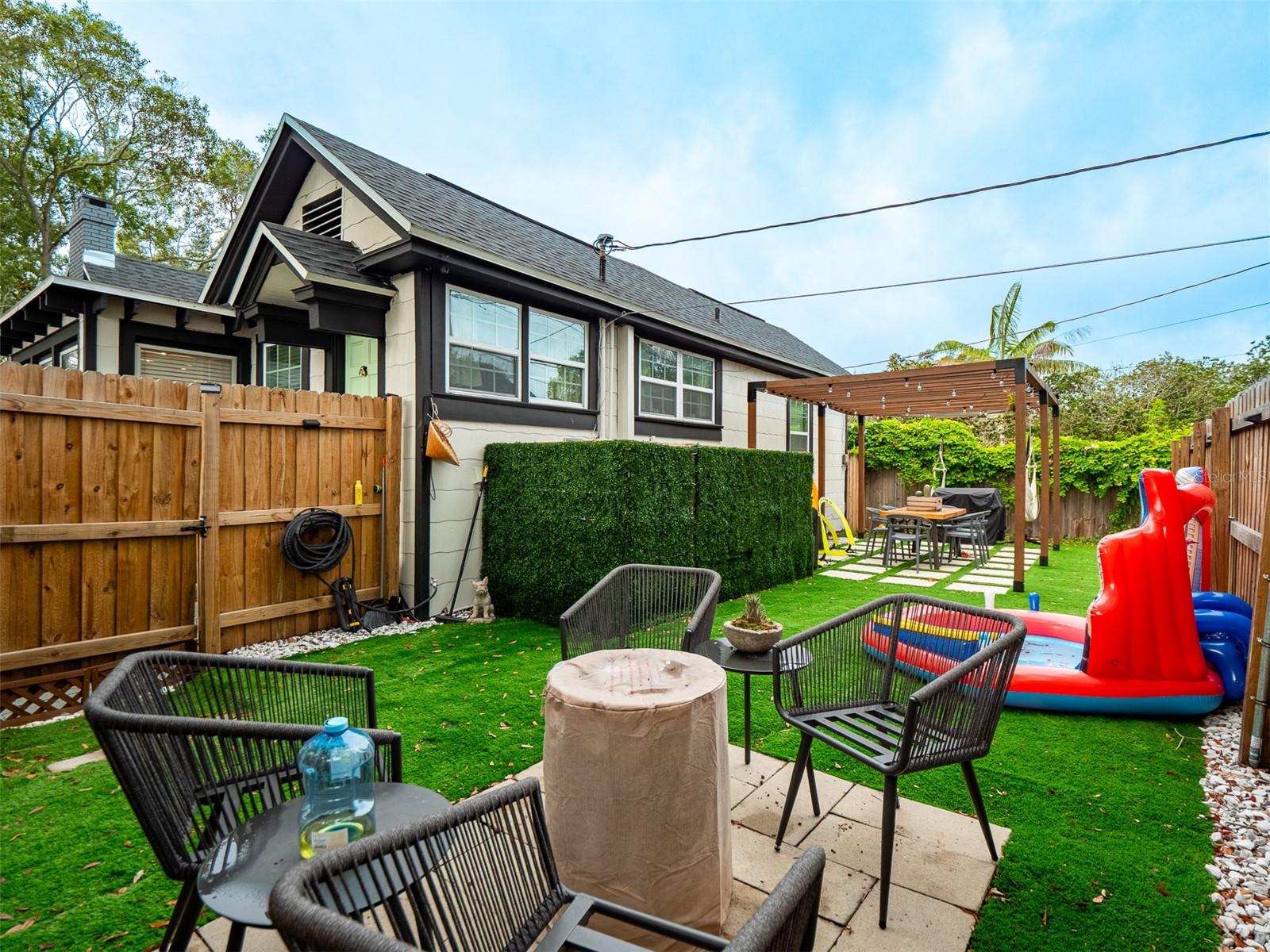 INTER BAY - Residential