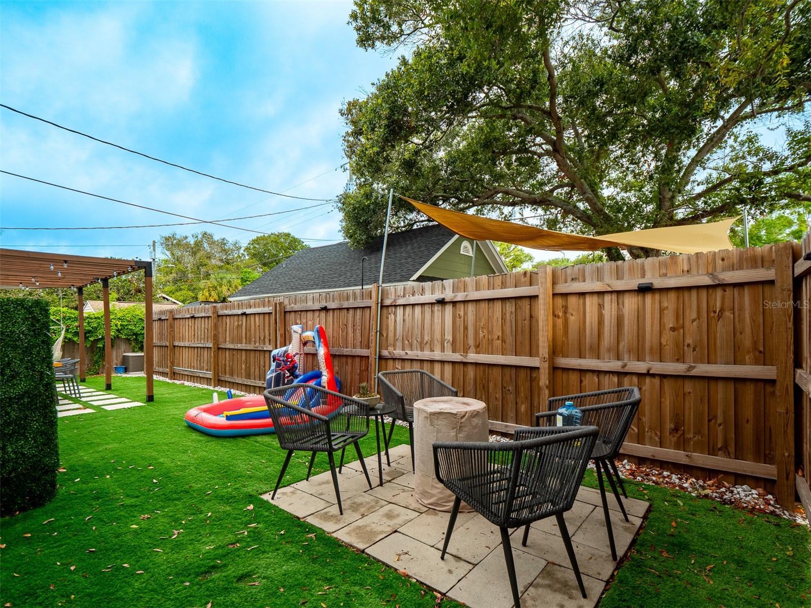 INTER BAY - Residential