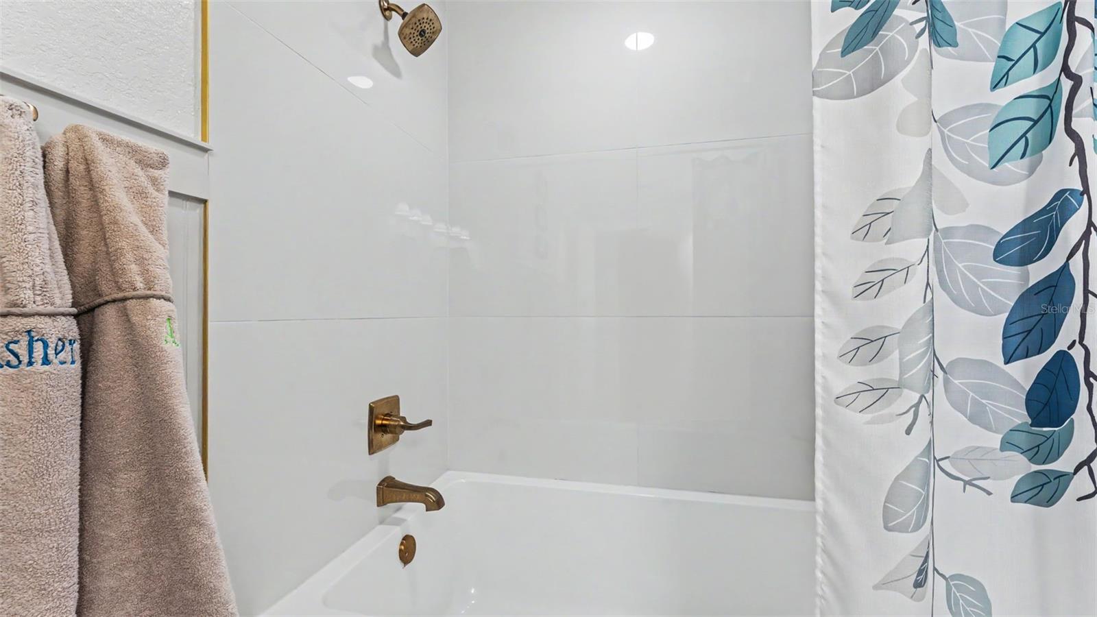 GREY FOX HOLLOW PH THREE - Residential