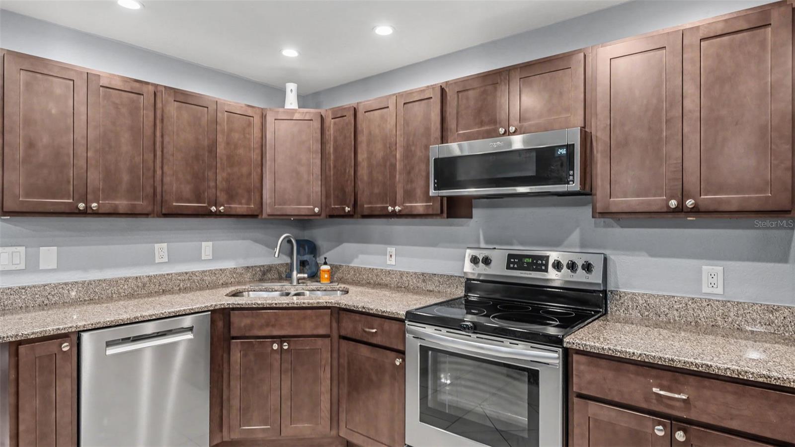 GREY FOX HOLLOW PH THREE - Residential