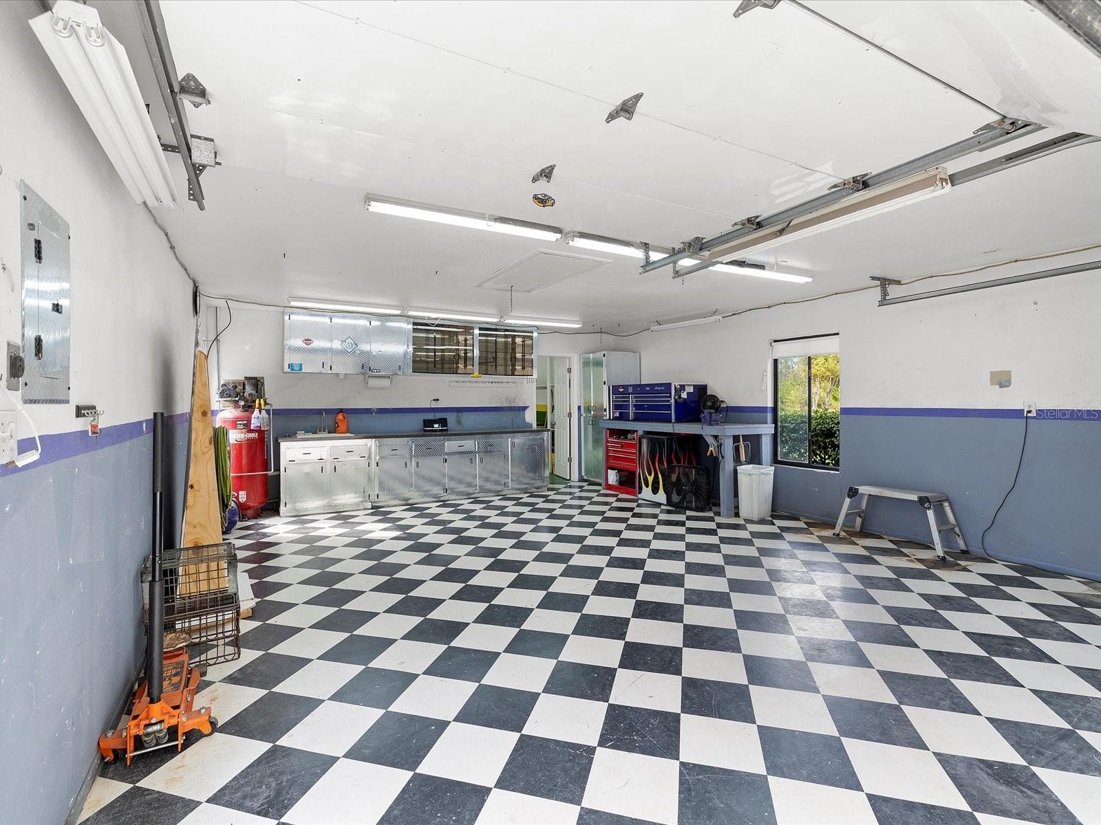 HIDDEN LAKE ESTATES - Residential