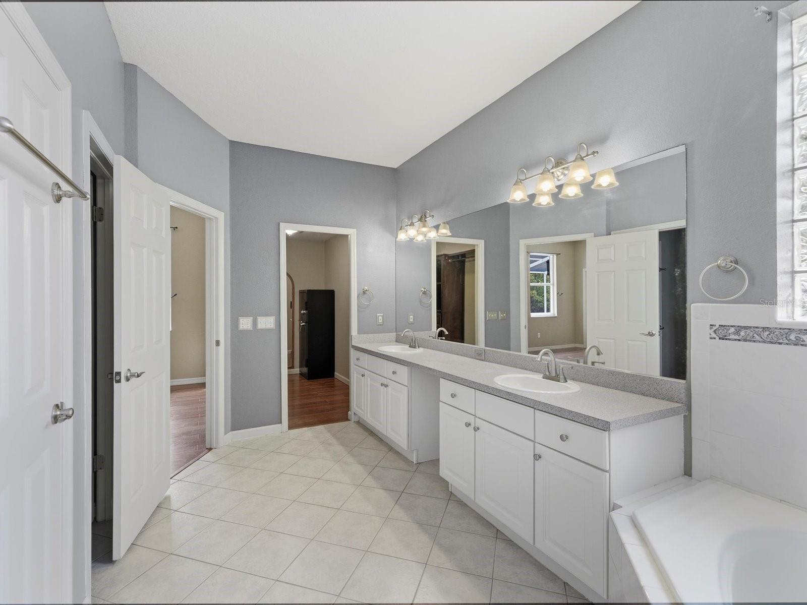 HIDDEN LAKE ESTATES - Residential