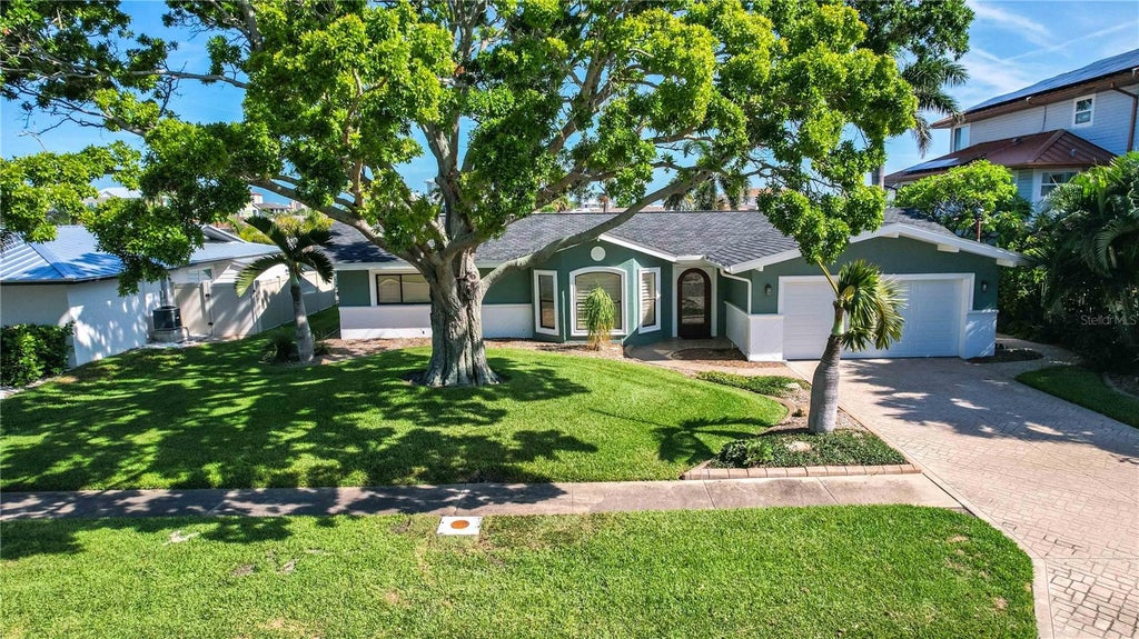 Photo of 440 Palm Island SE, Clearwater Beach, FL 33767 (MLS # TB8533361)