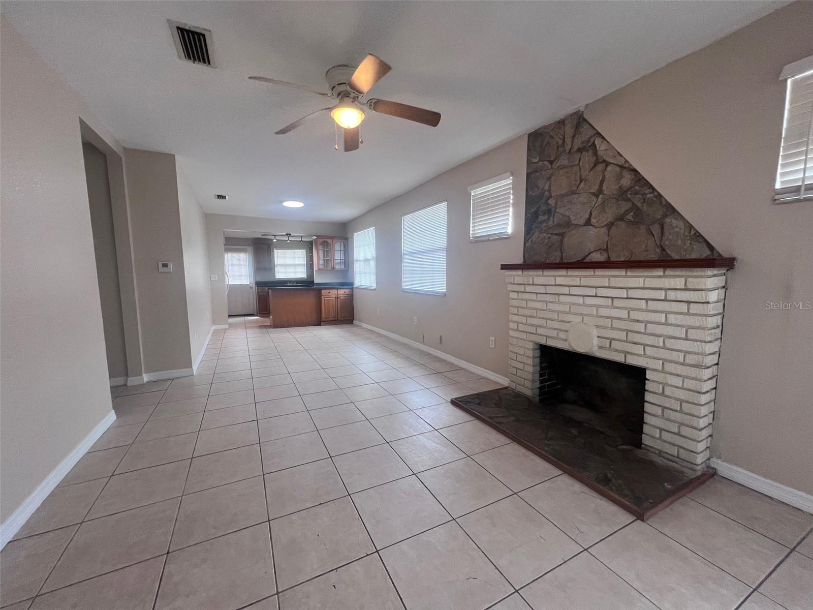 EUSTIS - Residential Lease