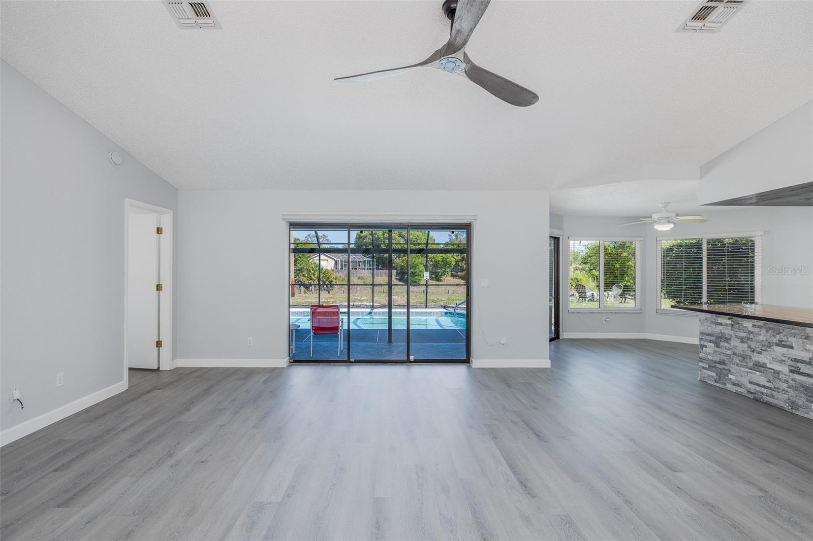 SPRING HILL - Residential