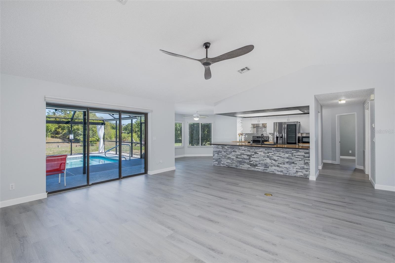 SPRING HILL - Residential