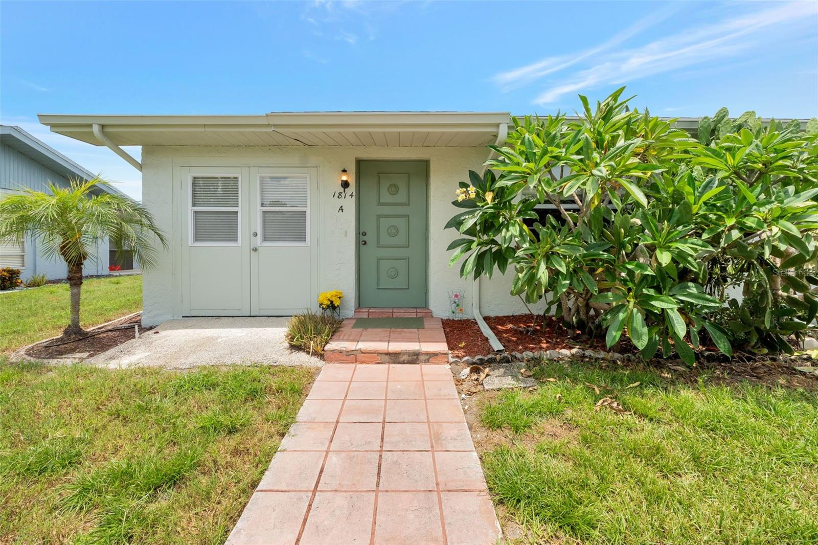 Welcome to this cozy and well-maintained 1-bedroom, 1.5-bathroom condo offering 800 square feet of comfortable living space. Located in the highly sought-after Kings Point gated community, this unit features:
Central air and heating
Spacious living/dining area with an open layout
In-unit laundry and a temperature-controlled bonus room
Covered carport parking
Lawn maintenance, pest control, Basic Cable and exterior upkeep included. The community boasts resort-style amenities including indoor/outdoor pools, tennis and pickleball courts, fitness centers, arts and crafts rooms, and more.