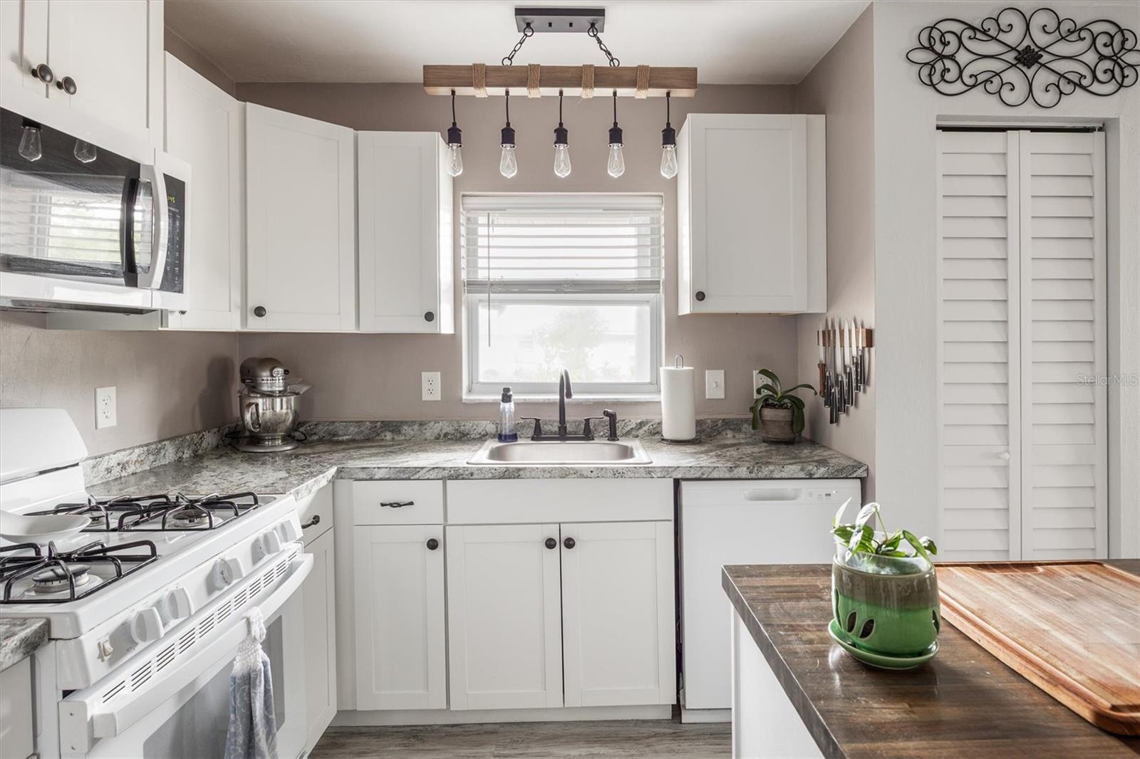 CELEBRATION OAKS PH 1 - Residential