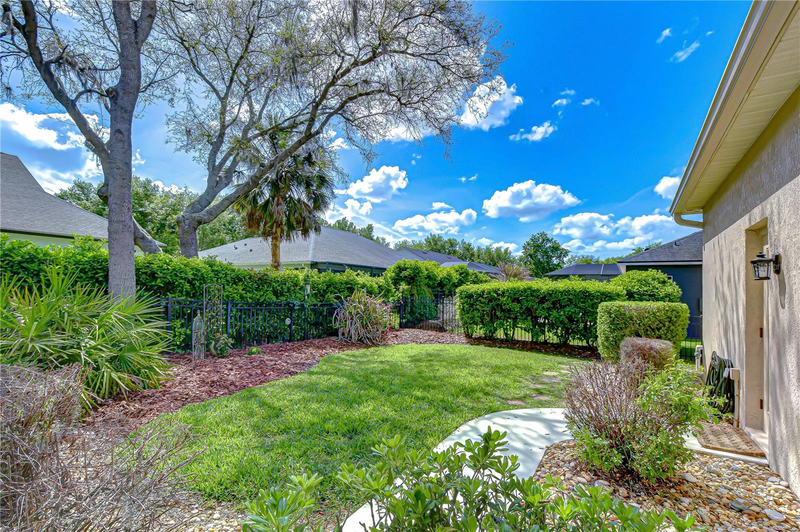 5725 EAGLEMOUNT CIRCLE