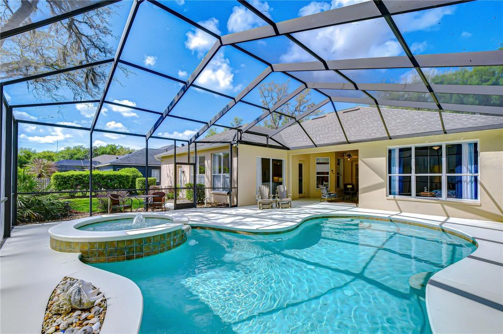 Photo of 5725 Eaglemount Circle, Lithia, FL 33547 (MLS # TB8493668)