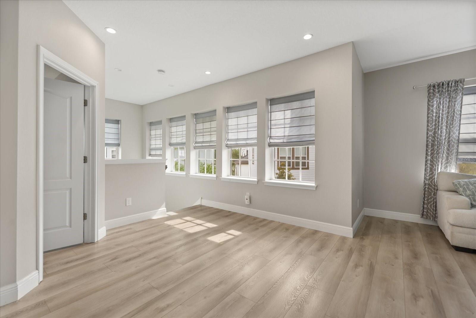 LAUREATE PARK PH 7 - Residential