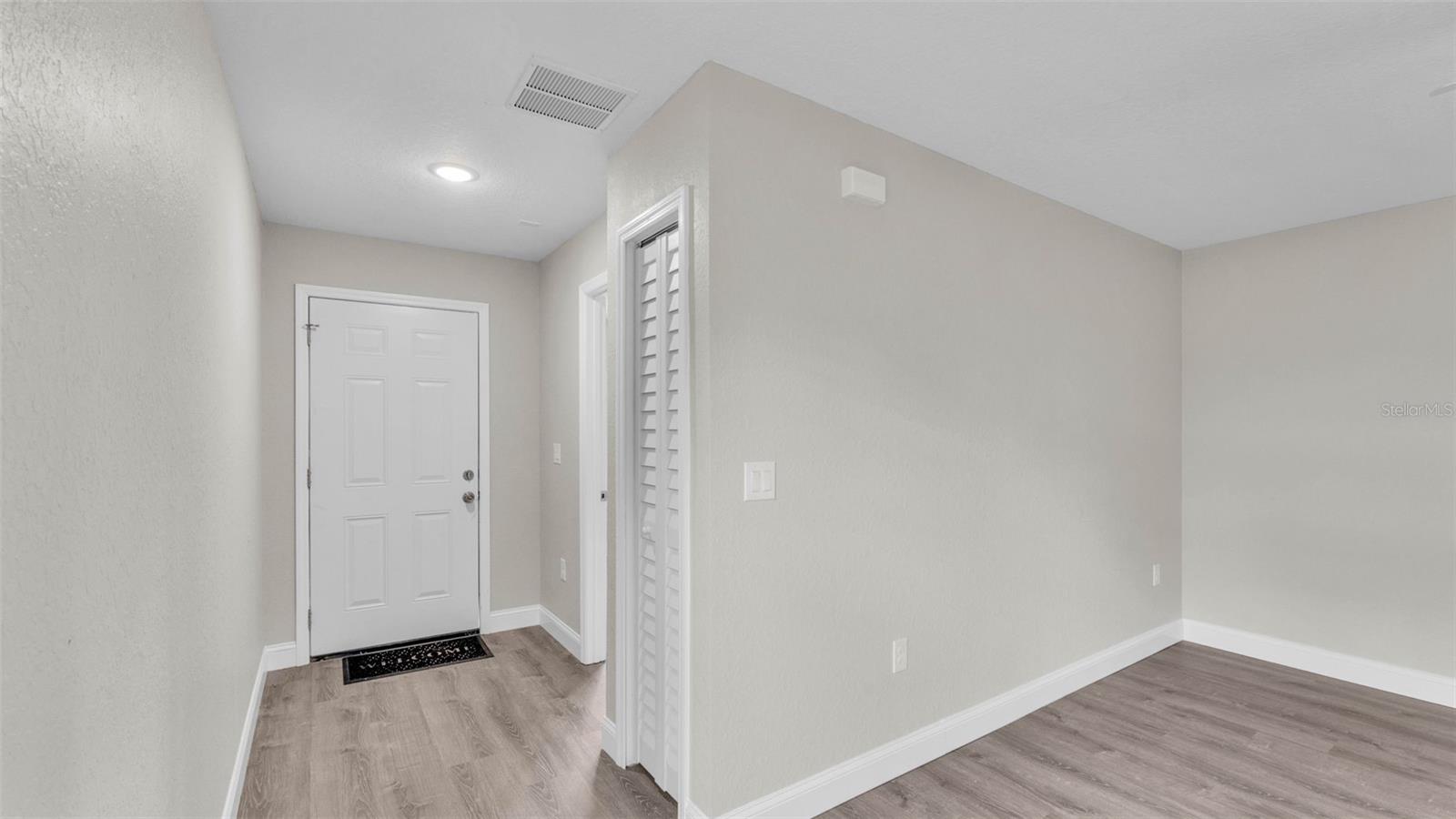 1025 LAKEWOOD COURT