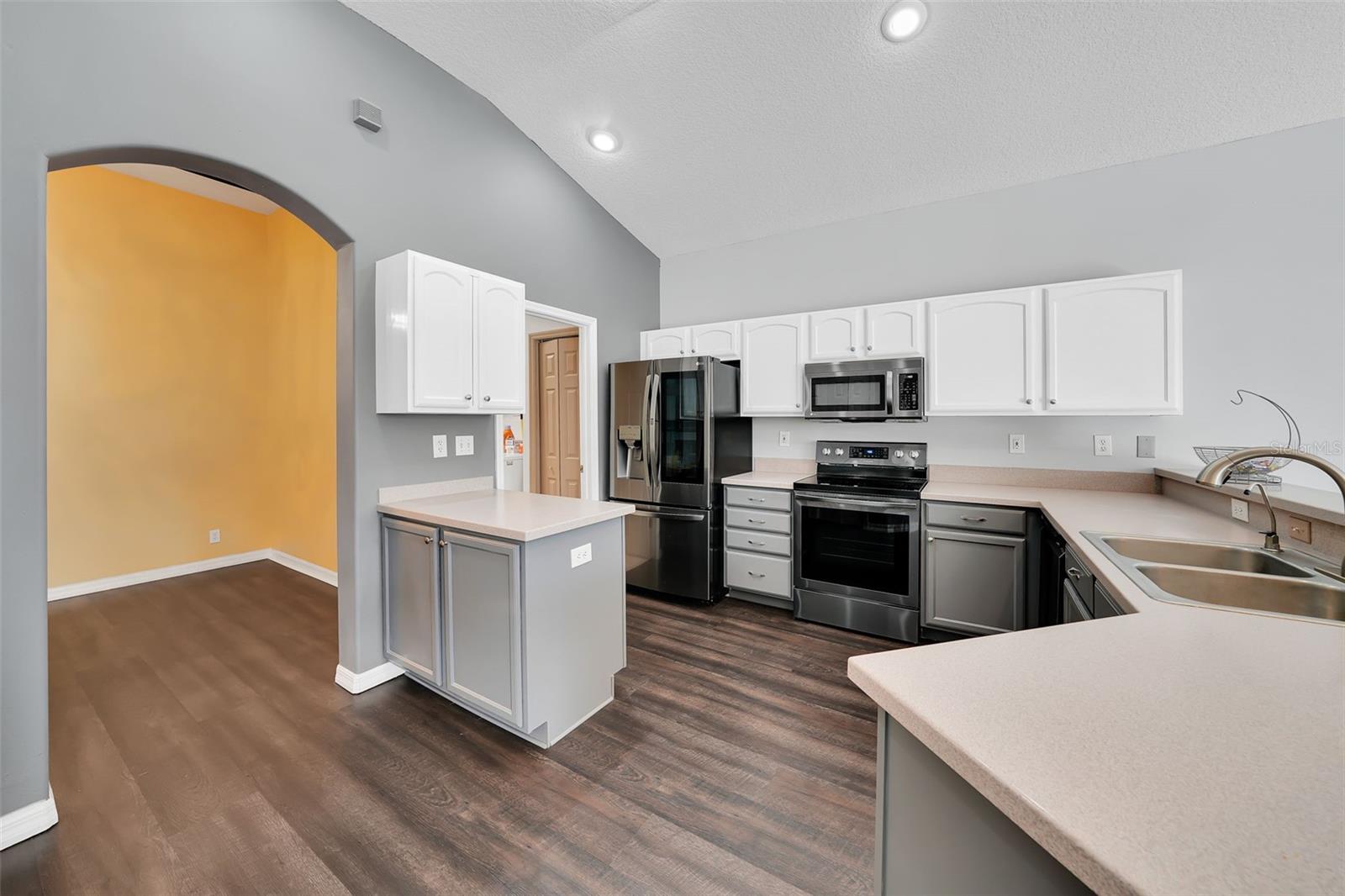 GOLFSIDE - Residential