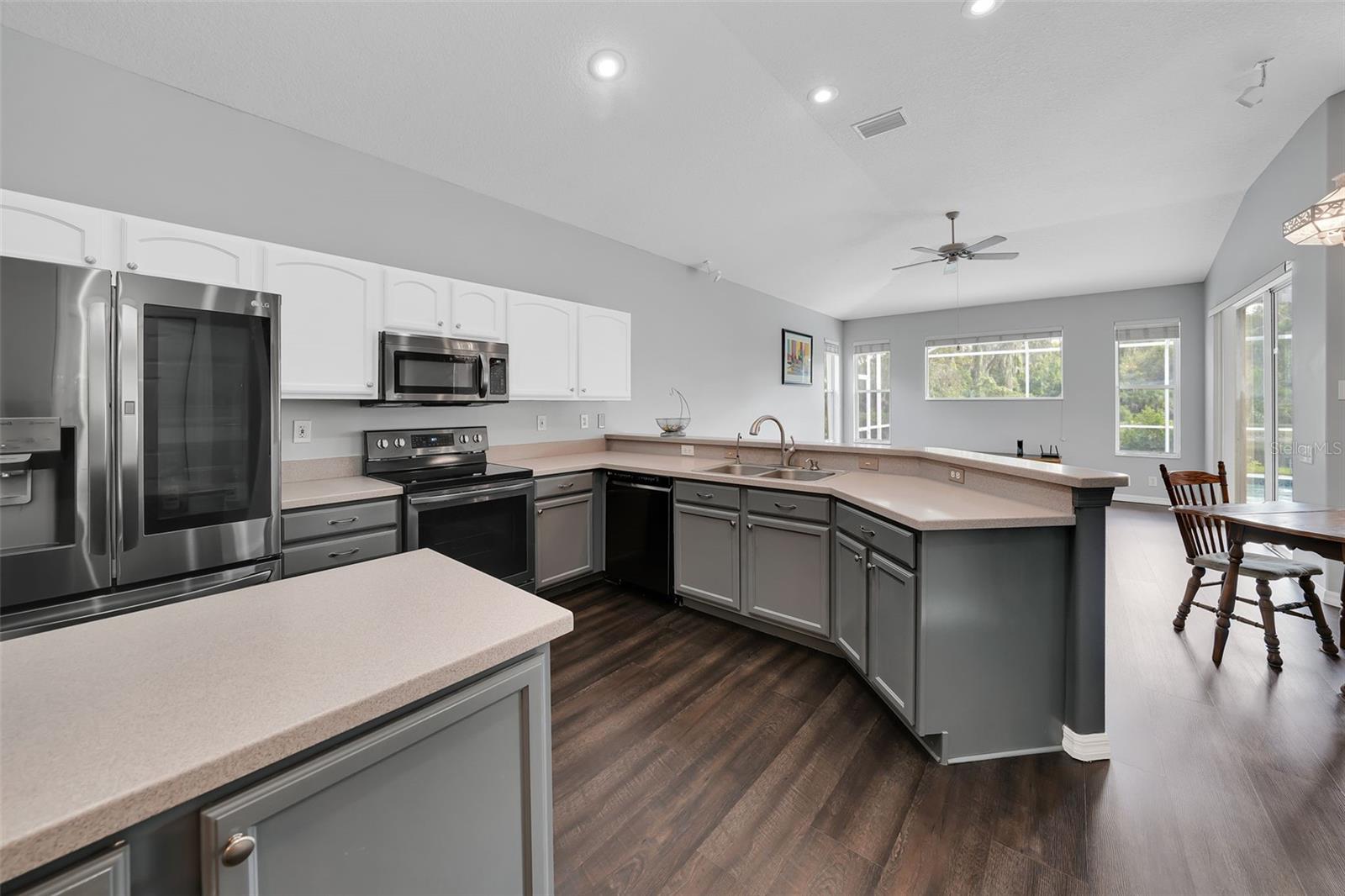 GOLFSIDE - Residential