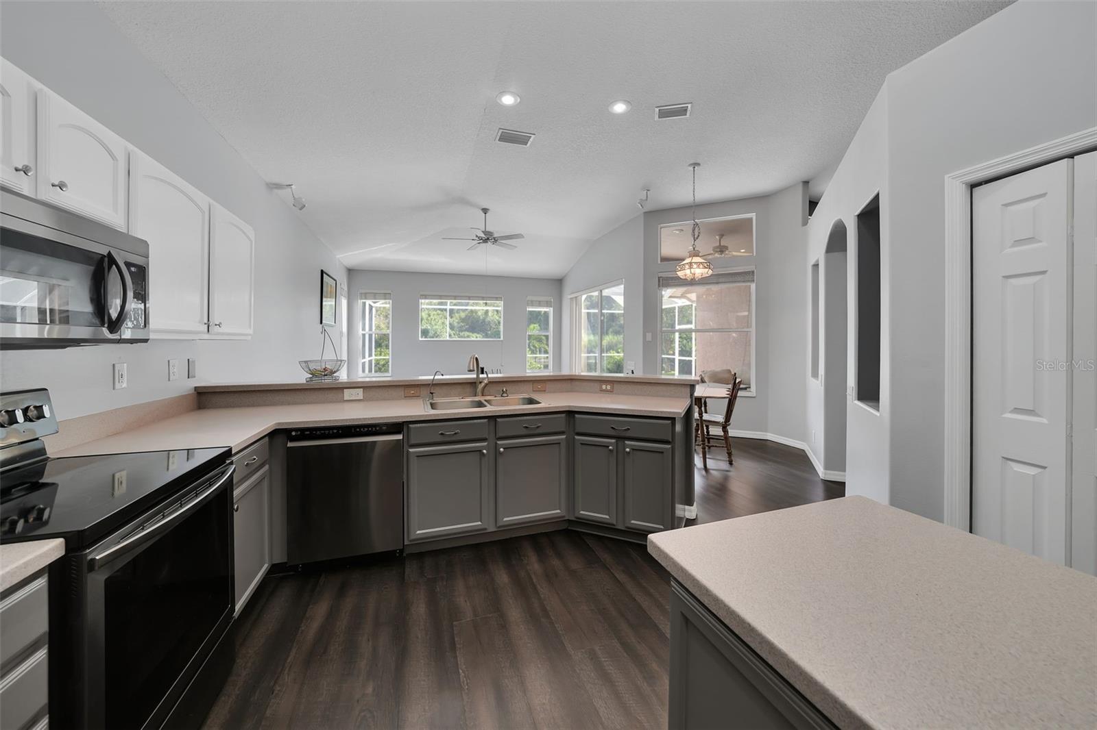 GOLFSIDE - Residential