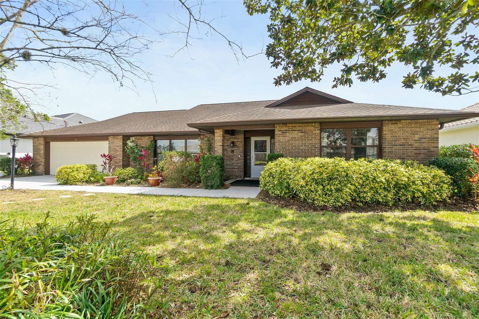 10 FLAMETREE COURT